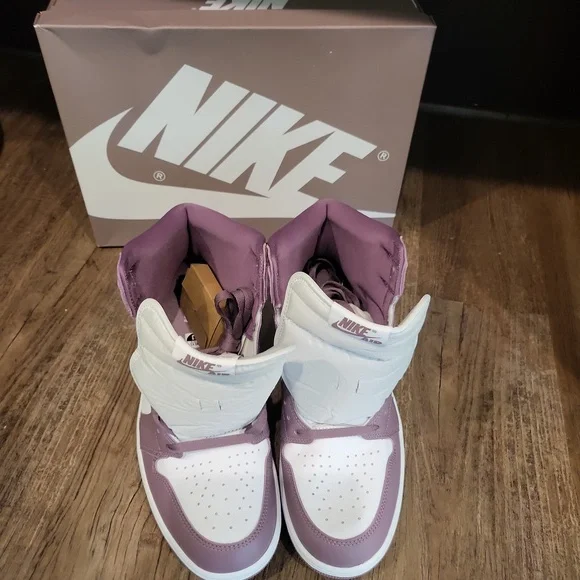 Jordan 1 Retro High OG Mauve - Picture 9 of 12